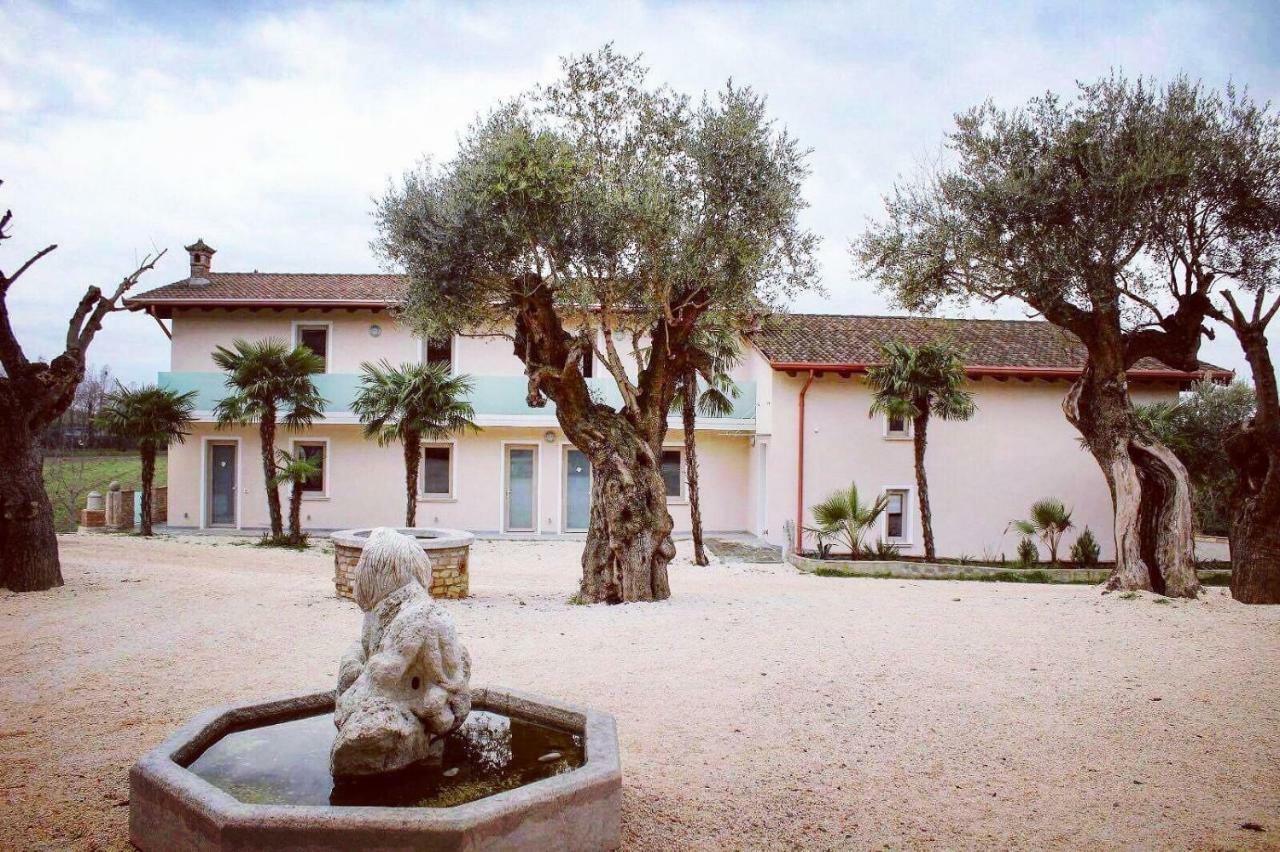 Agriturismo Le Fontanelle Da Valente Montichiari Bagian luar foto